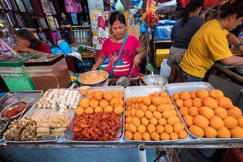 The 29 best street food in Manila .